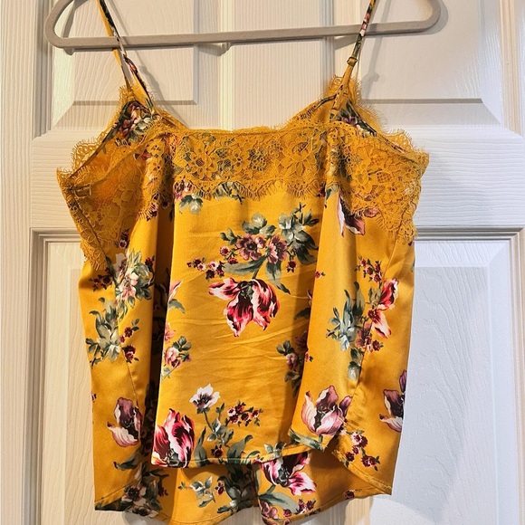 Ladies Abercrombie Top - Picture 3 of 4